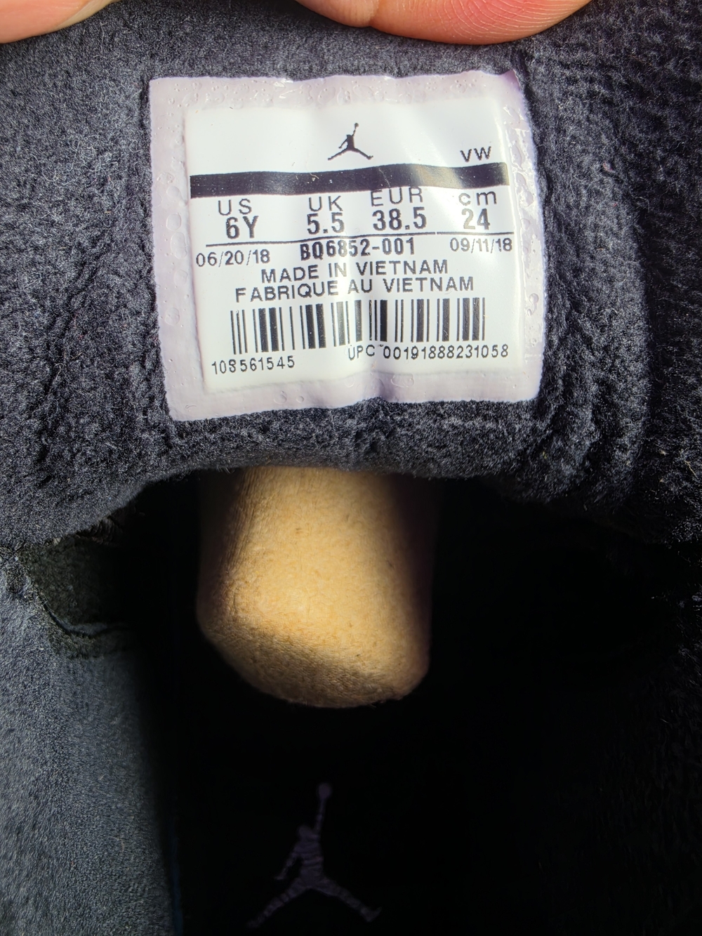 Jordan 12 Winterized - Picture 7 of 8